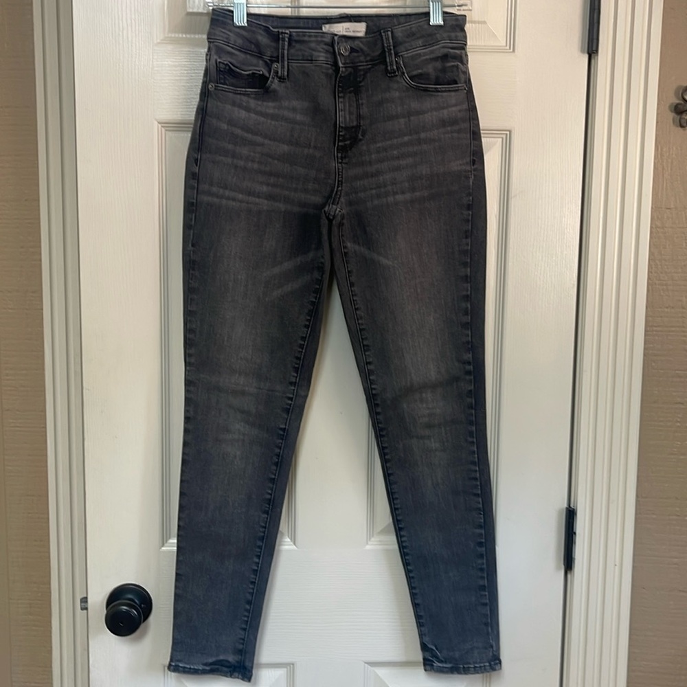 Gap 1969 True Skinny 27/4 dark charcoal jeans. Great condition